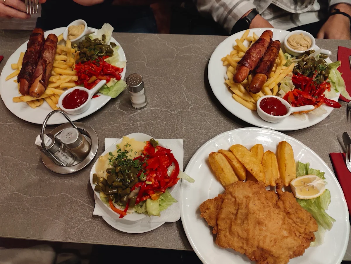 Cordon Bleu Und Berner Würstel