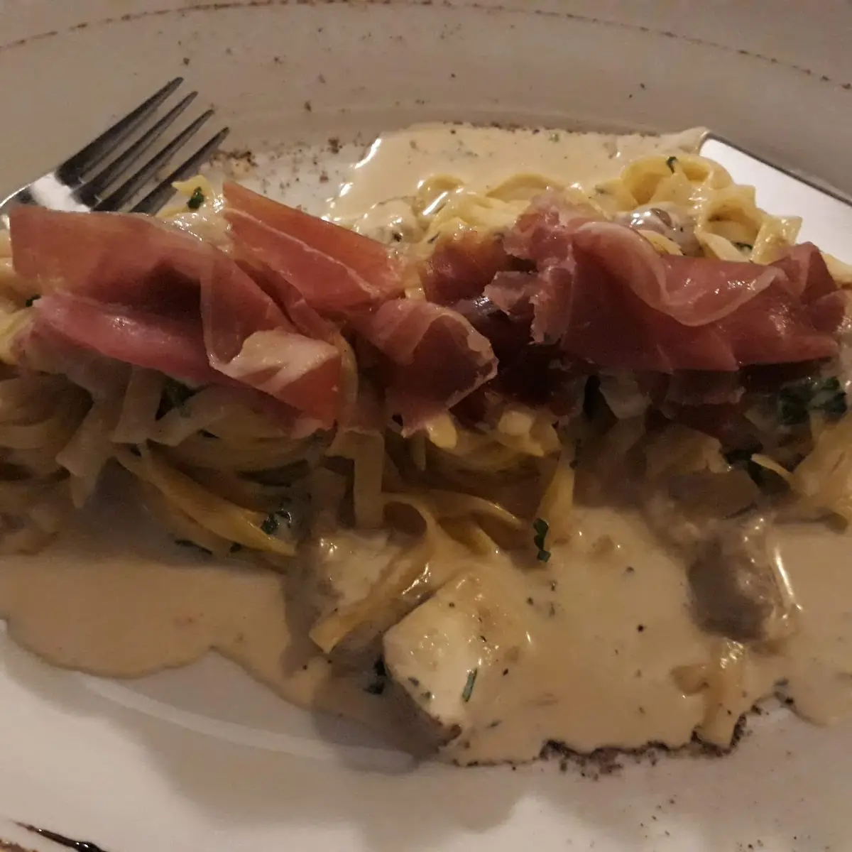 Prosciutto E Funghi