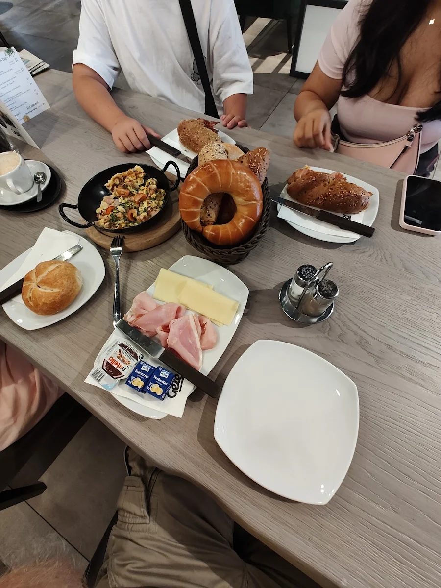 Eierspeise Und Großes Frühstück