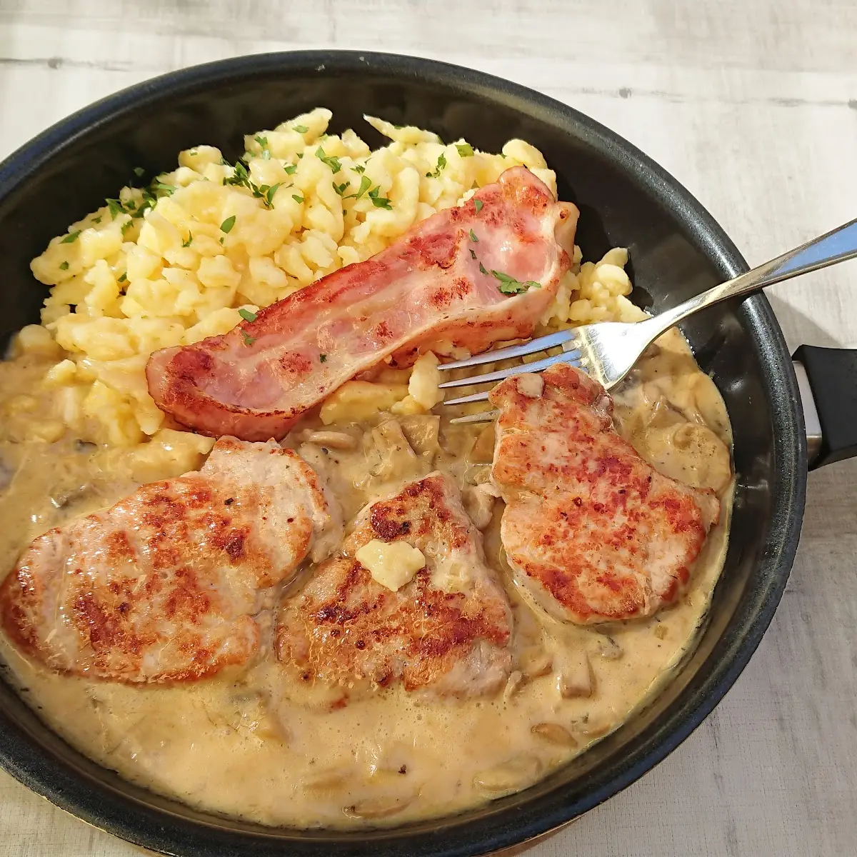 Schweinefilet Champignonrahmsauce Und Spätzle