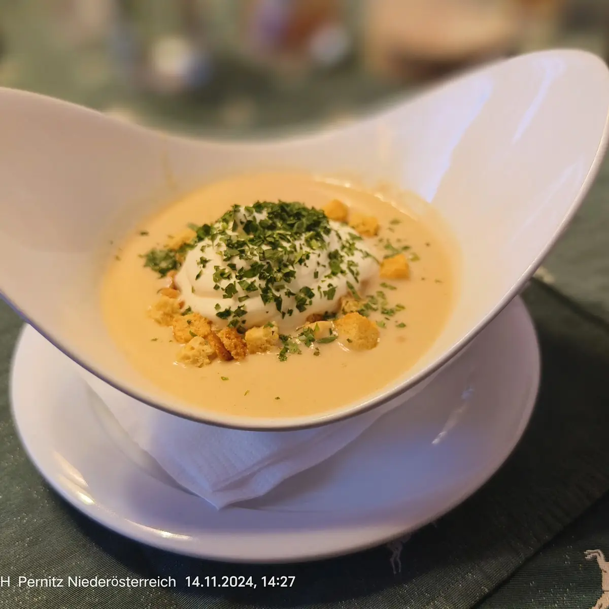 Knoblauchcremesuppe Mit Croutons
