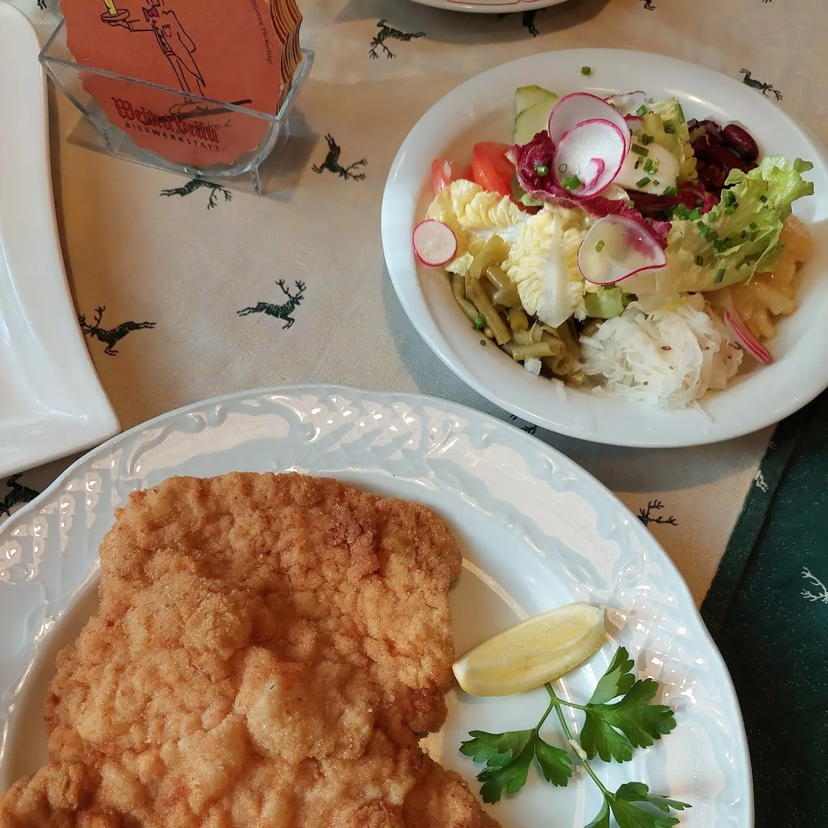 Schweinschnitzel Mit Salat