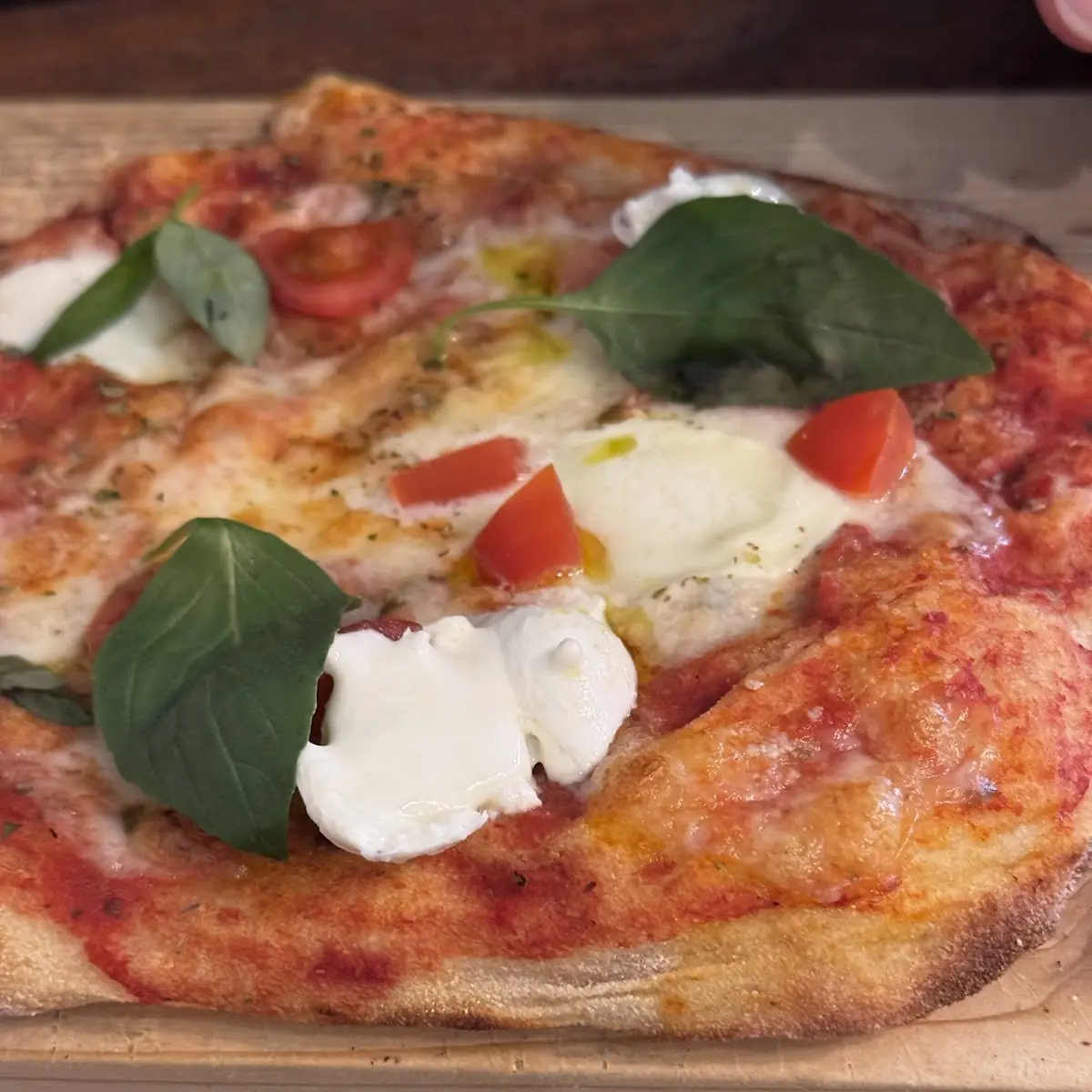 Pinsa Mit Käse Und Knoblauch