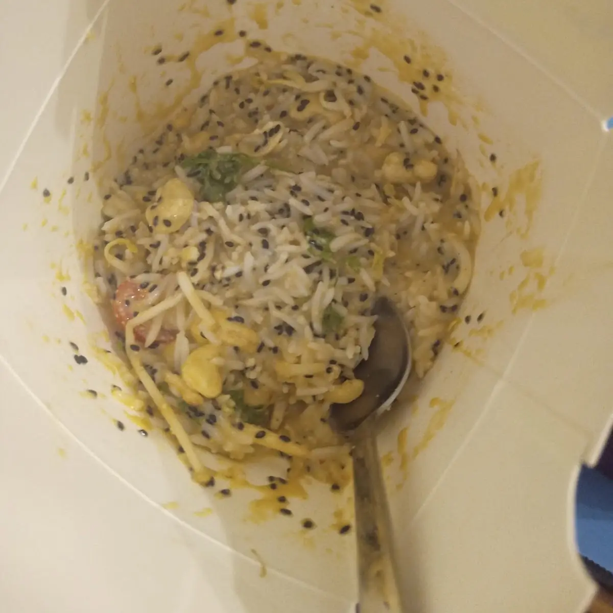 Cashew Pad Thai Mit Reis Extra Cashews Extra Sesamkörner