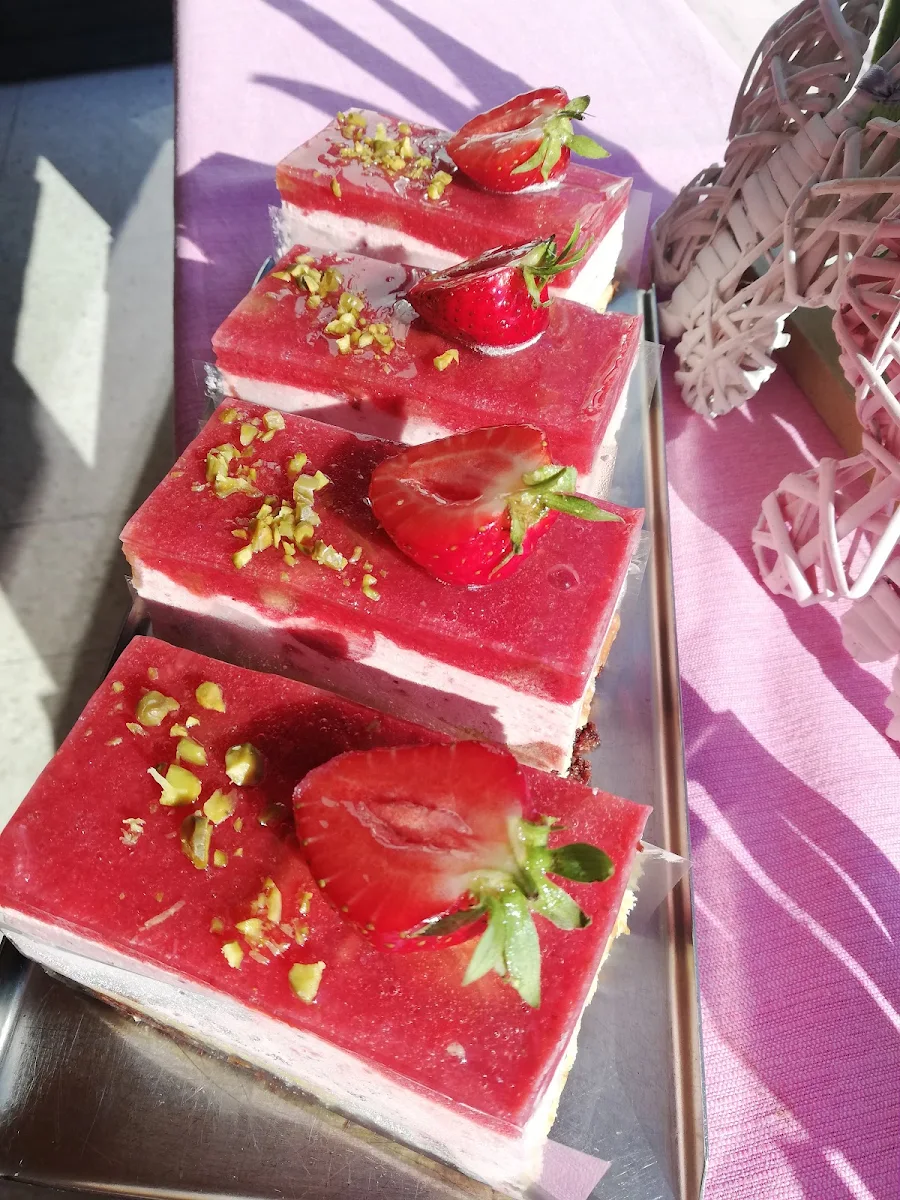 Erdbeer-schokomousse Schnitte