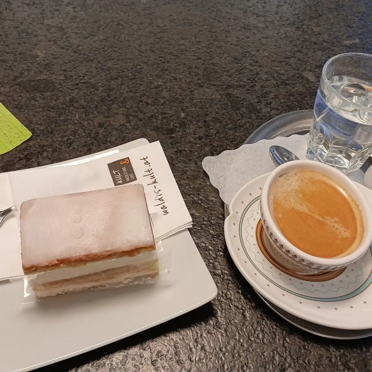 Kaffee Und Cremeschnitte