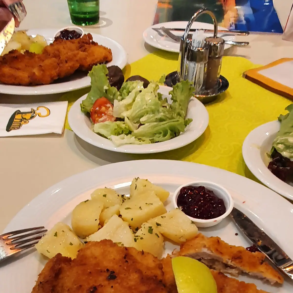 Schnitzel Mit Pommes