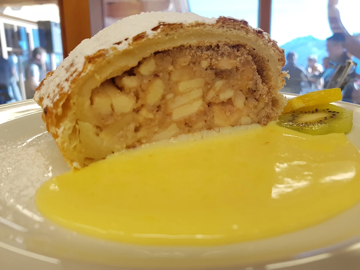 Apfelstrudel