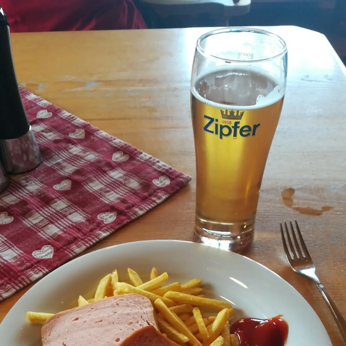 Leberkas Mit Pommes