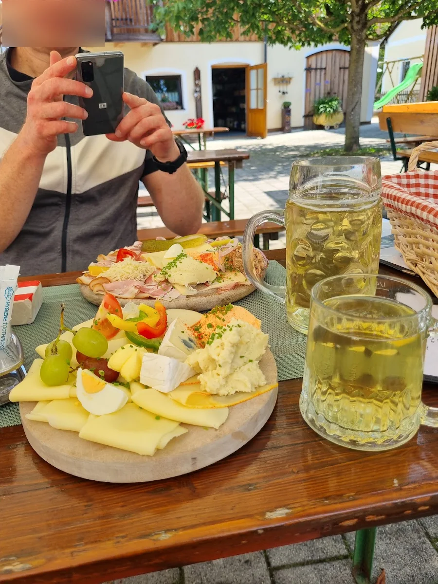 Brettljause Und Käseplatte