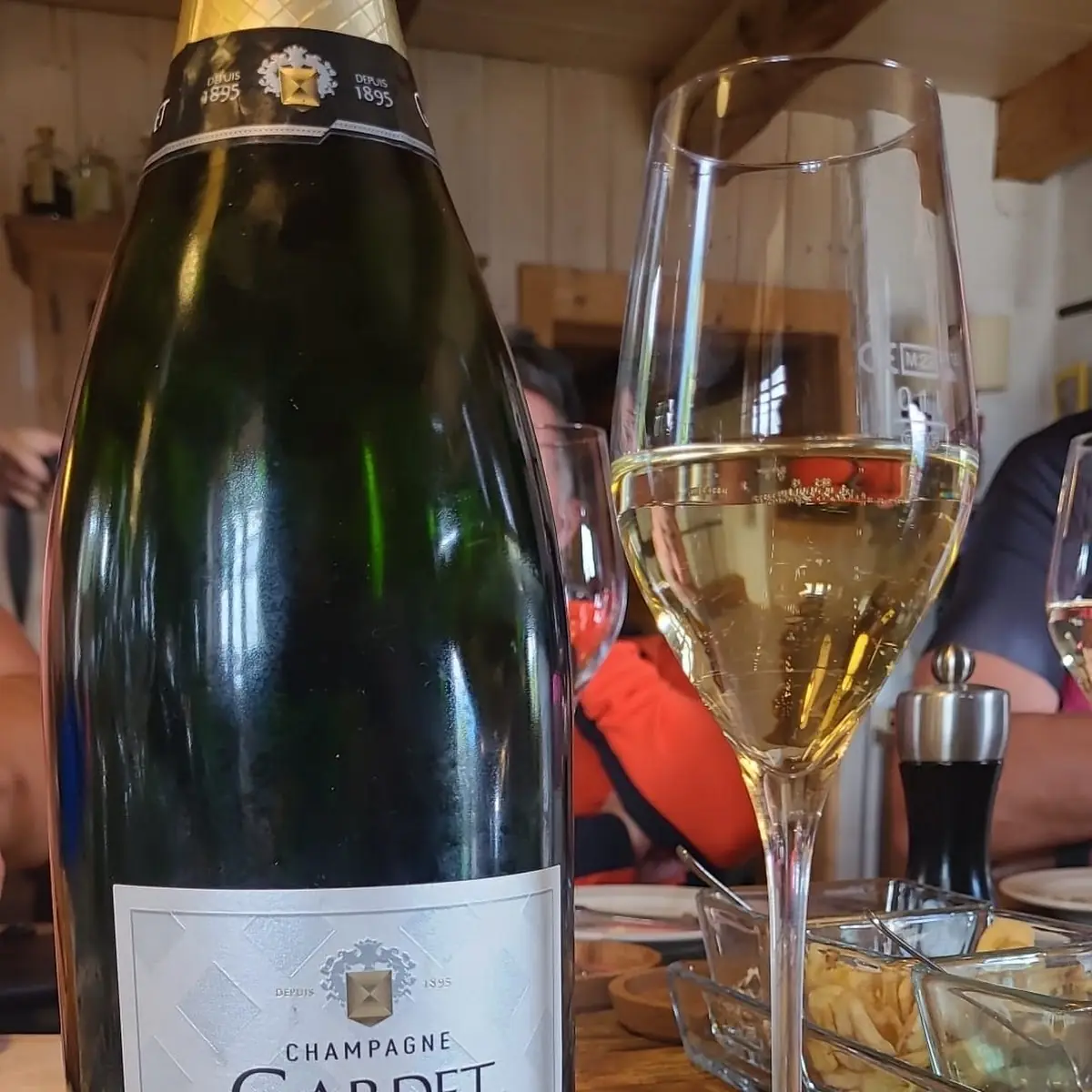 Mitgebrachter Champagner