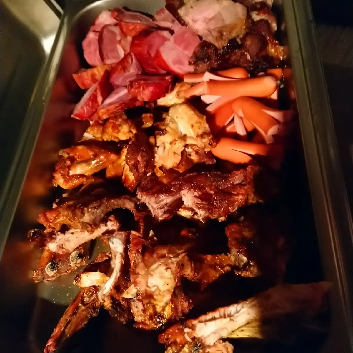 Gselchtes Ripperlen Hendl Würstl Und A Sauguate Sauce Dazu