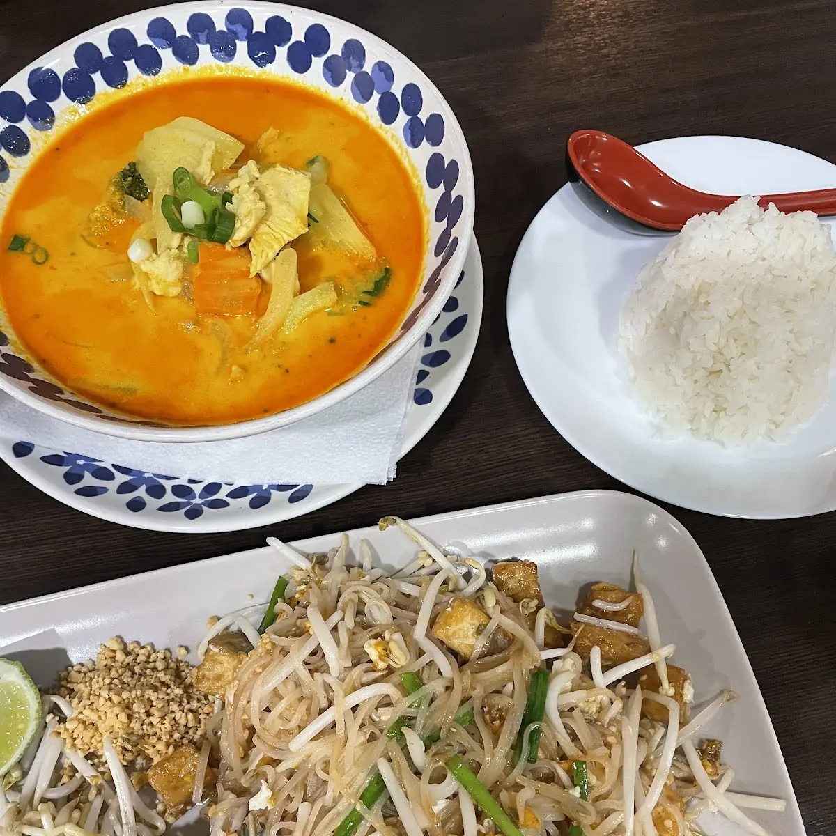 Yellow Curry Und Pad Thai