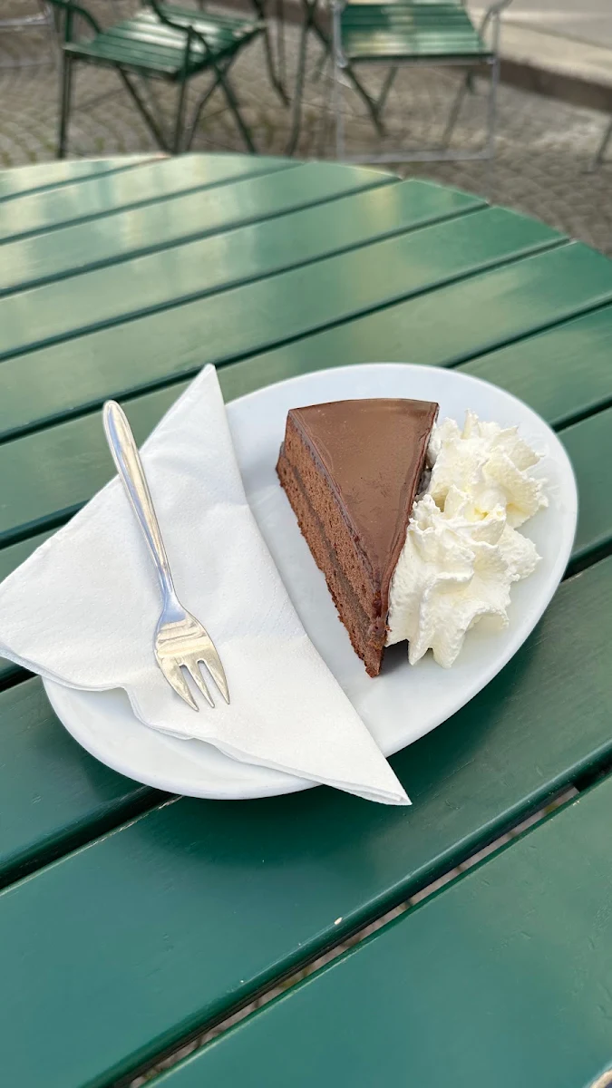 Sachertorte w Whipped Cream