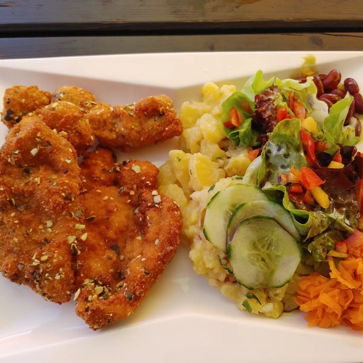 Steirisches Backhendl Mit Salat