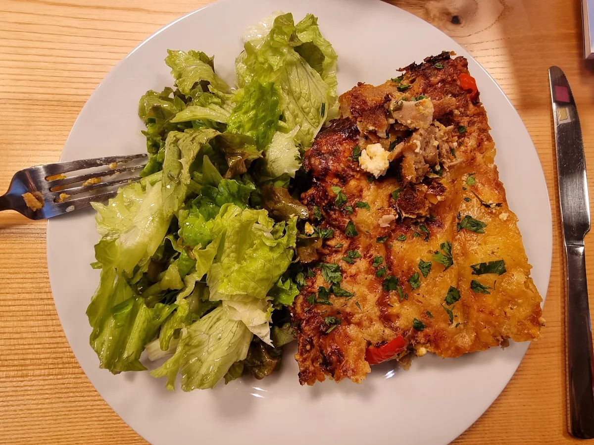 Dinkelnudelauflauf Mit Kürbis Und Blattsalat