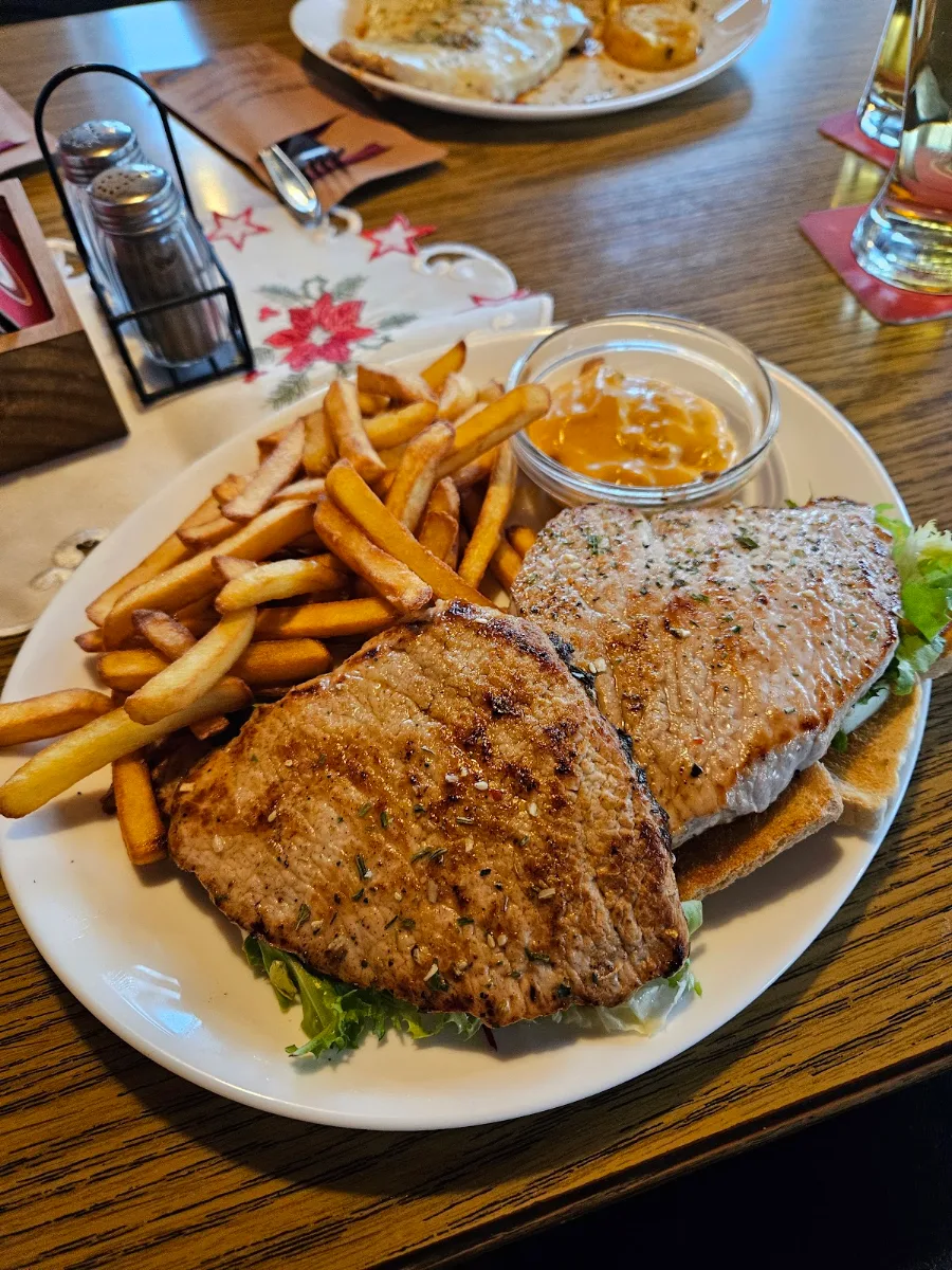 Steaktoast Mit Pommes