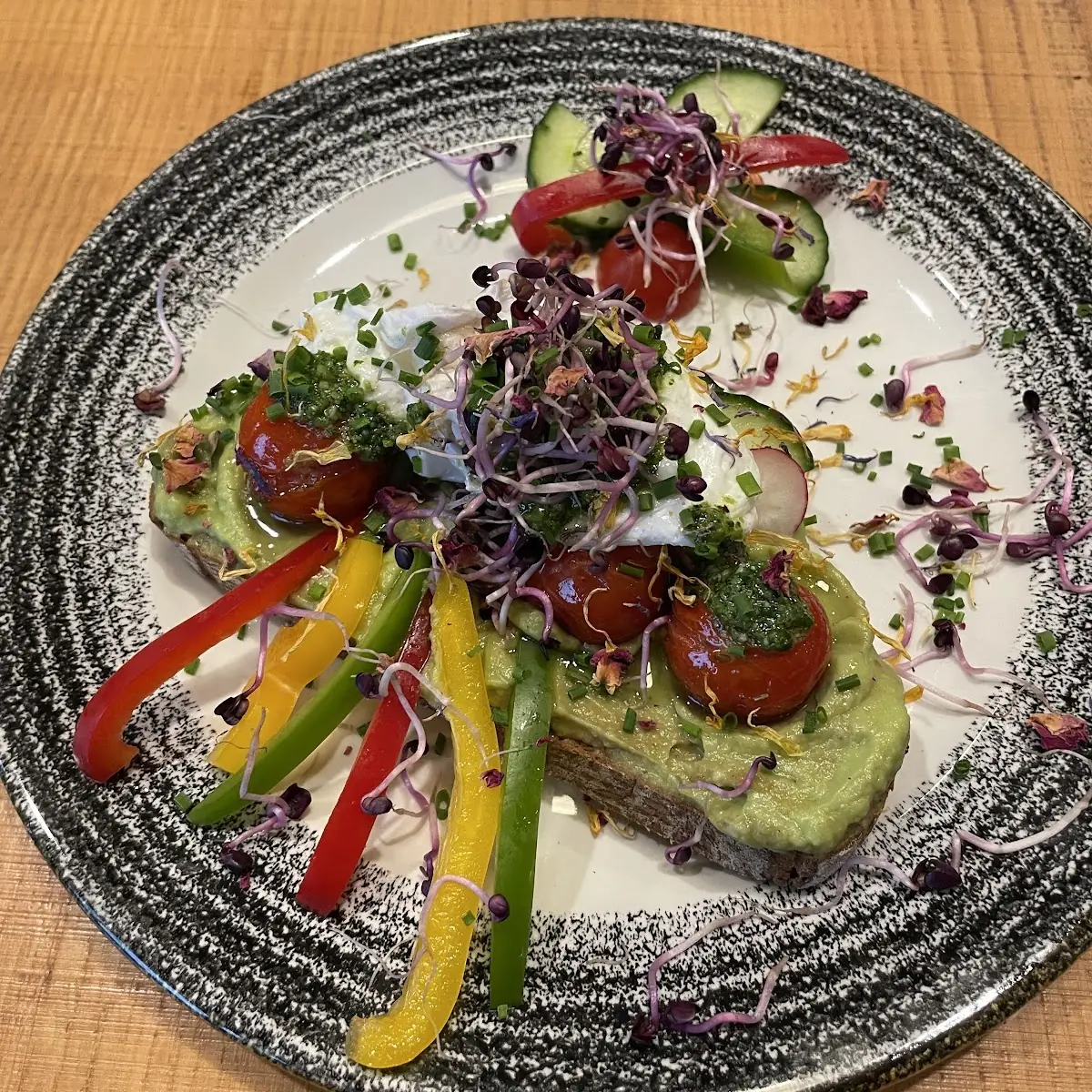 Avocado Brot Mit Bochiertem Ei