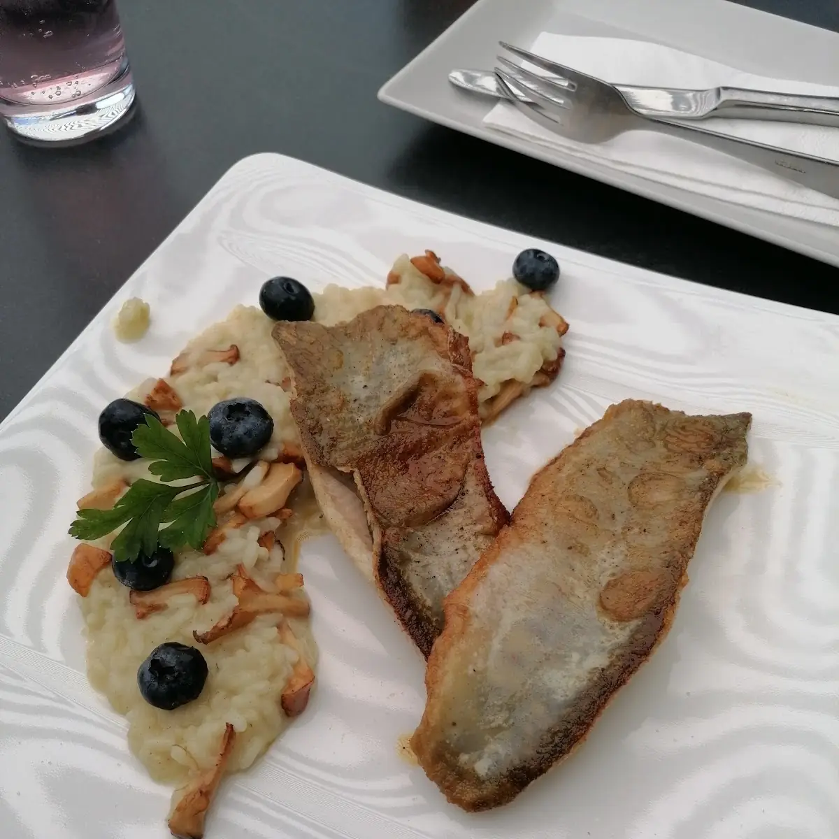 Fisch Mit Reis Und Heidelbeeren