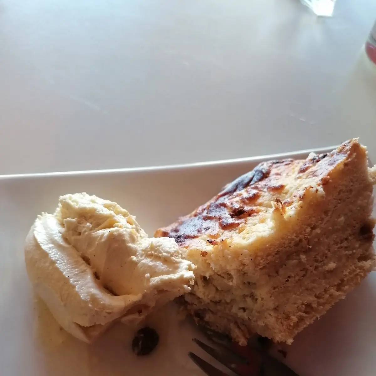 Irish Bread Pudding Mit Vanilleeis