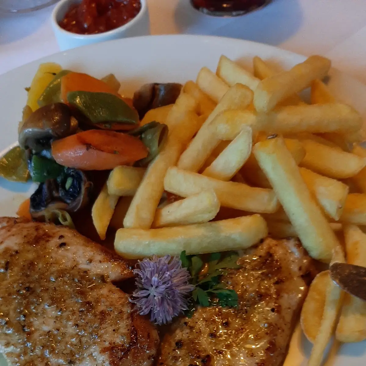 Kotelett Mit Pommes Frites