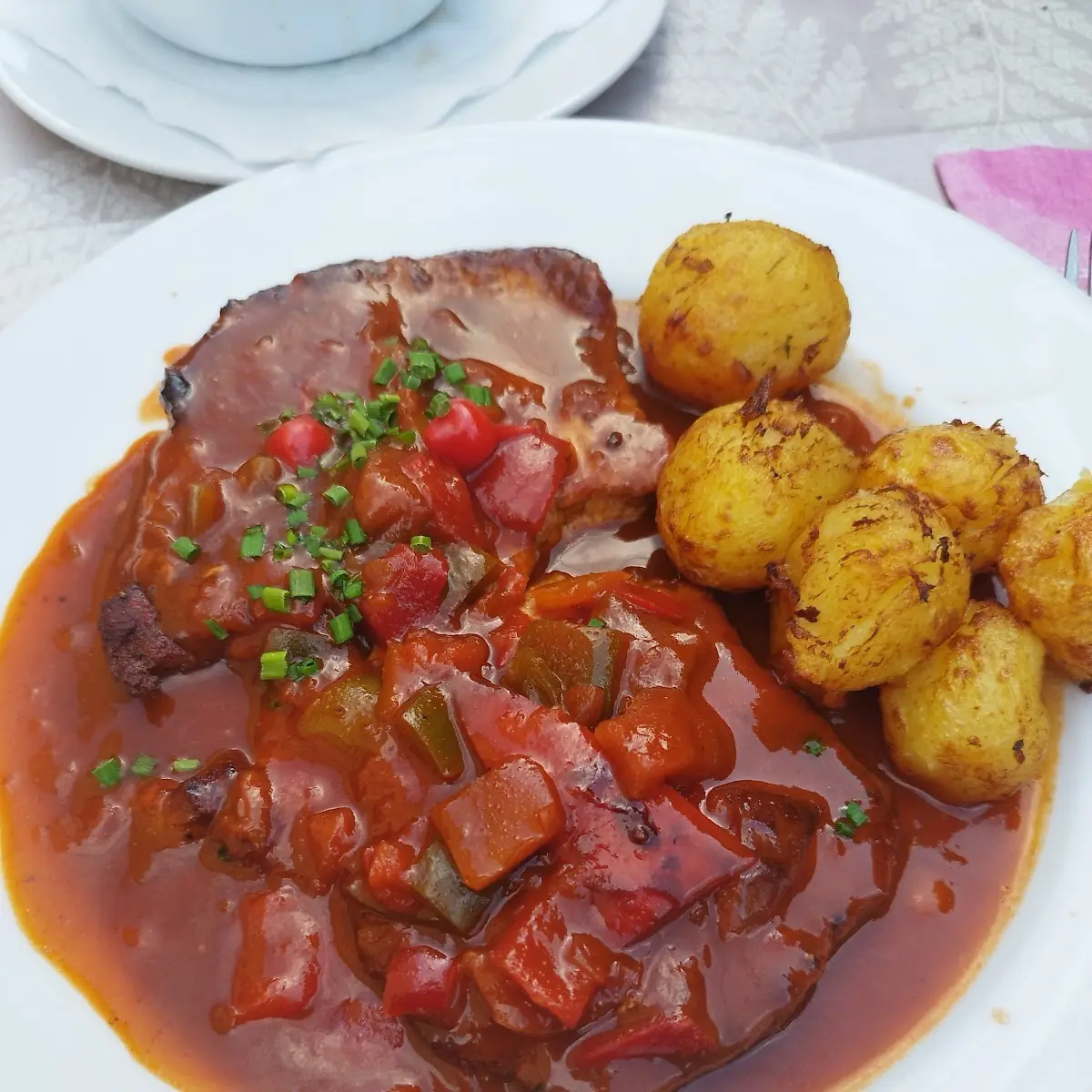 Schnitzel Mit Letschosauce