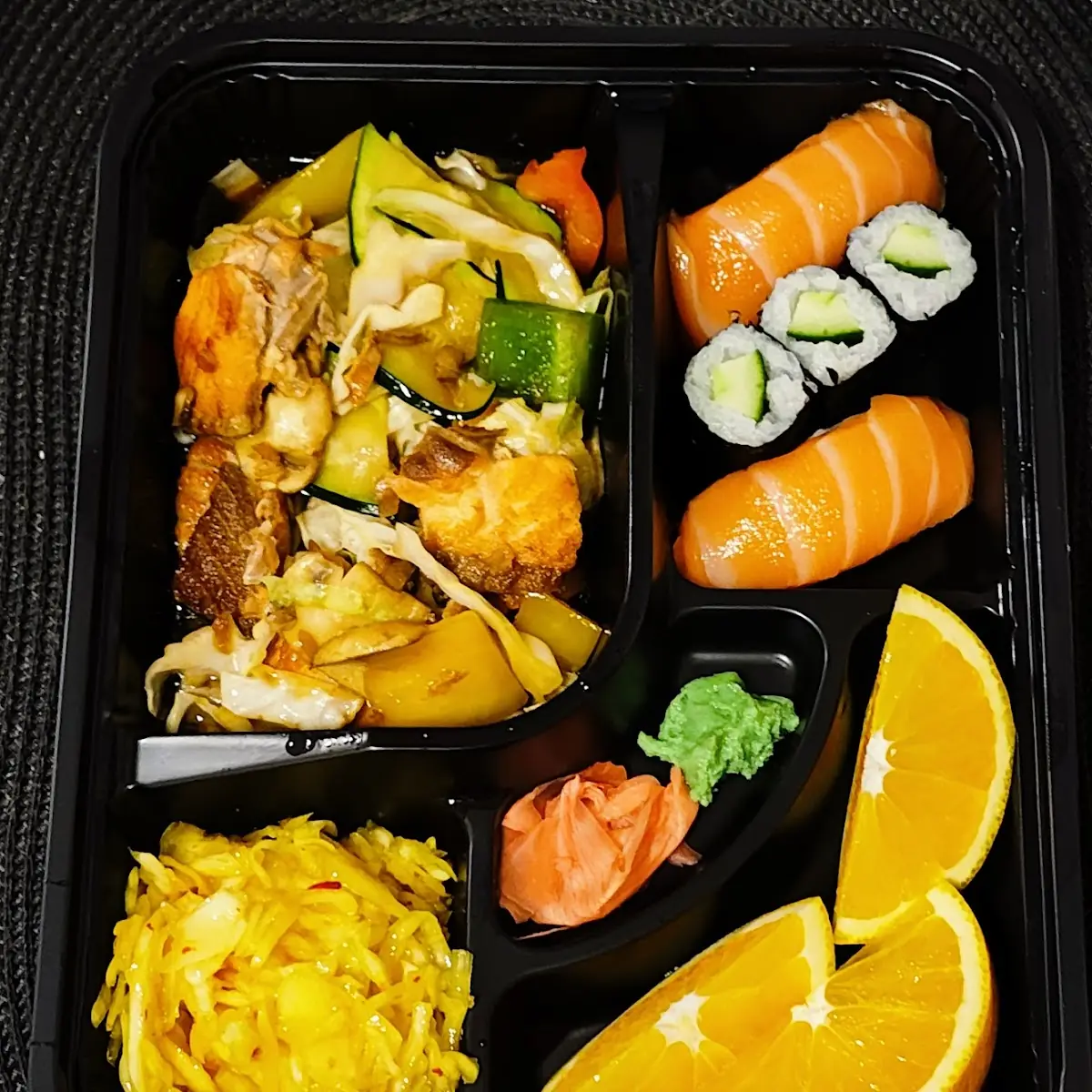 Gegrillter Lachs Bento