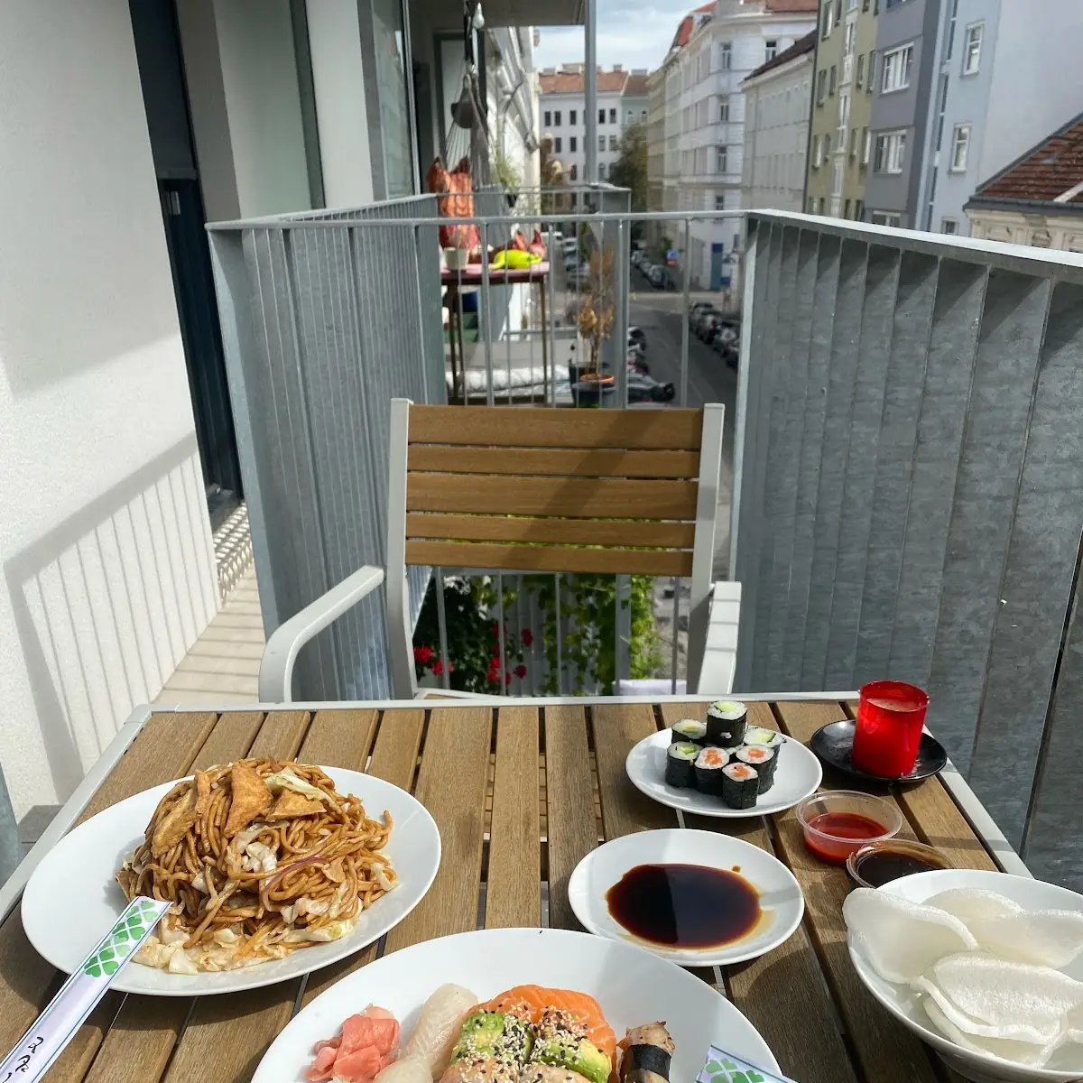 Sushi Und Nudeln