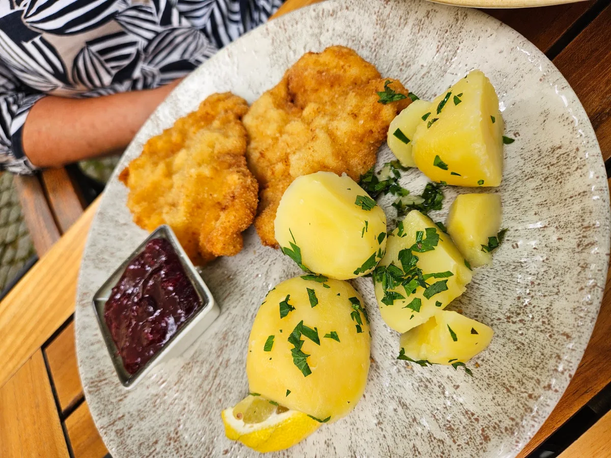 Wiener Schnitzel Vom Schwein Mit Kartoffelsalat