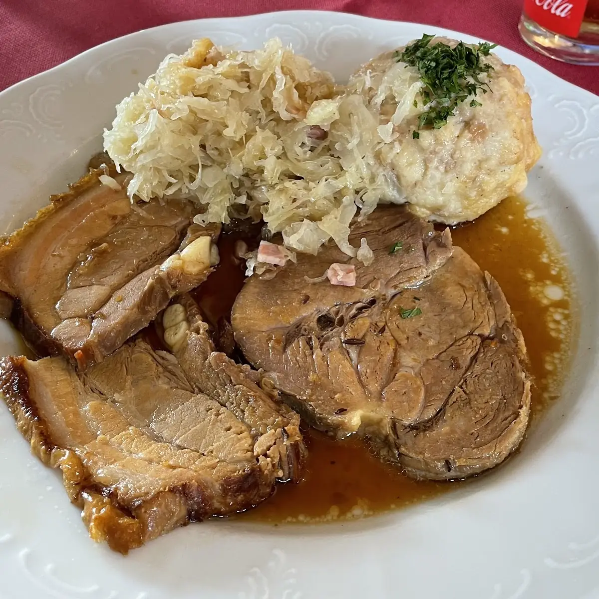 Schweinsbraten Mit Kraut Und Knödel