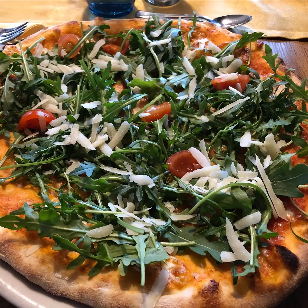 Pizza Rucola Salat