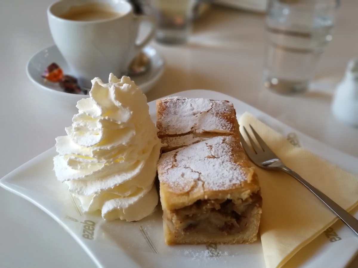 Apfelkuchen Mit Schlag