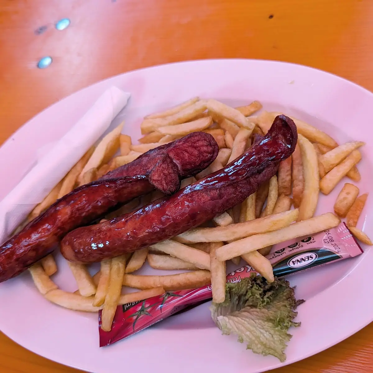 Grillwürstl Mit Pommes