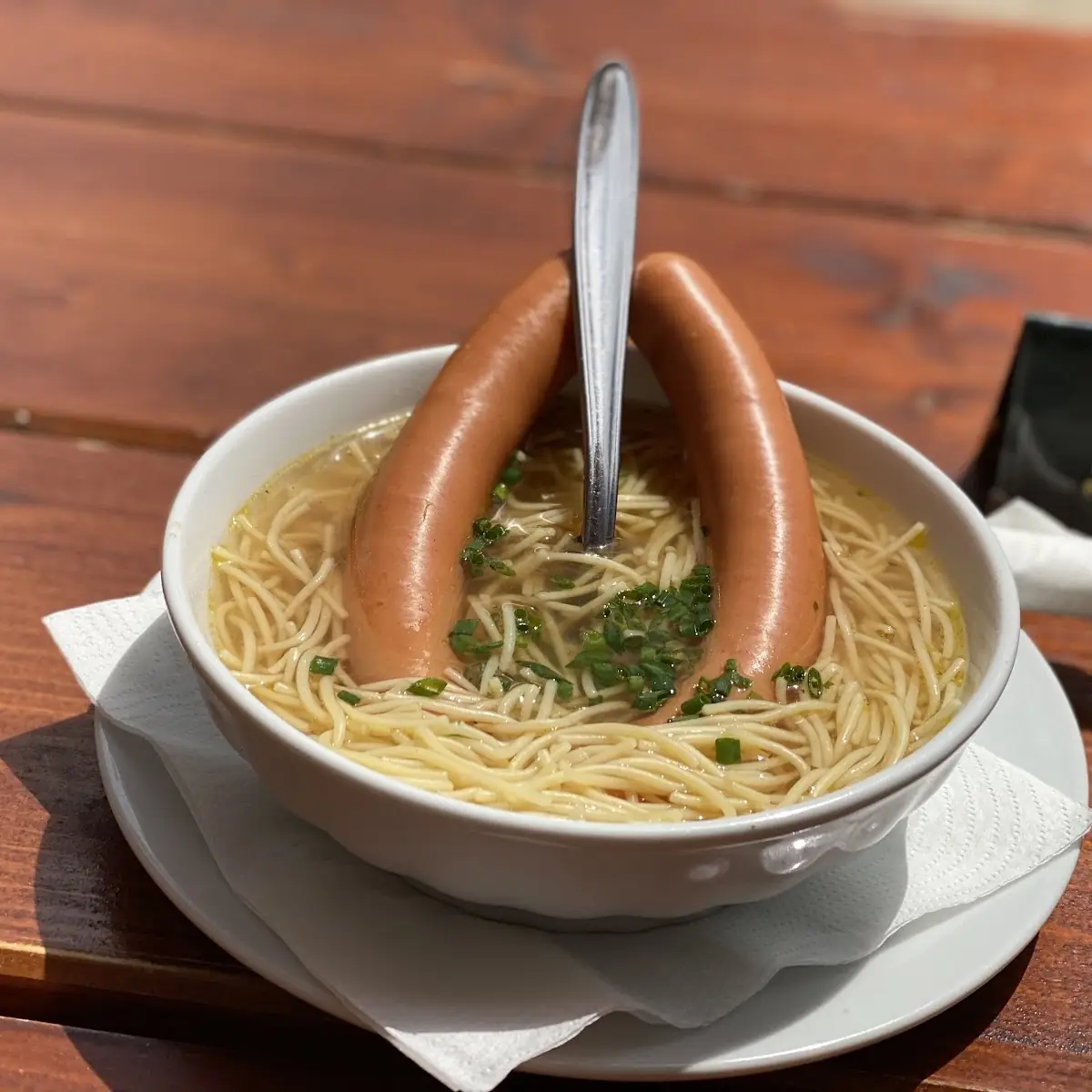Rindssuppe Mit Nudeln Und Würstl