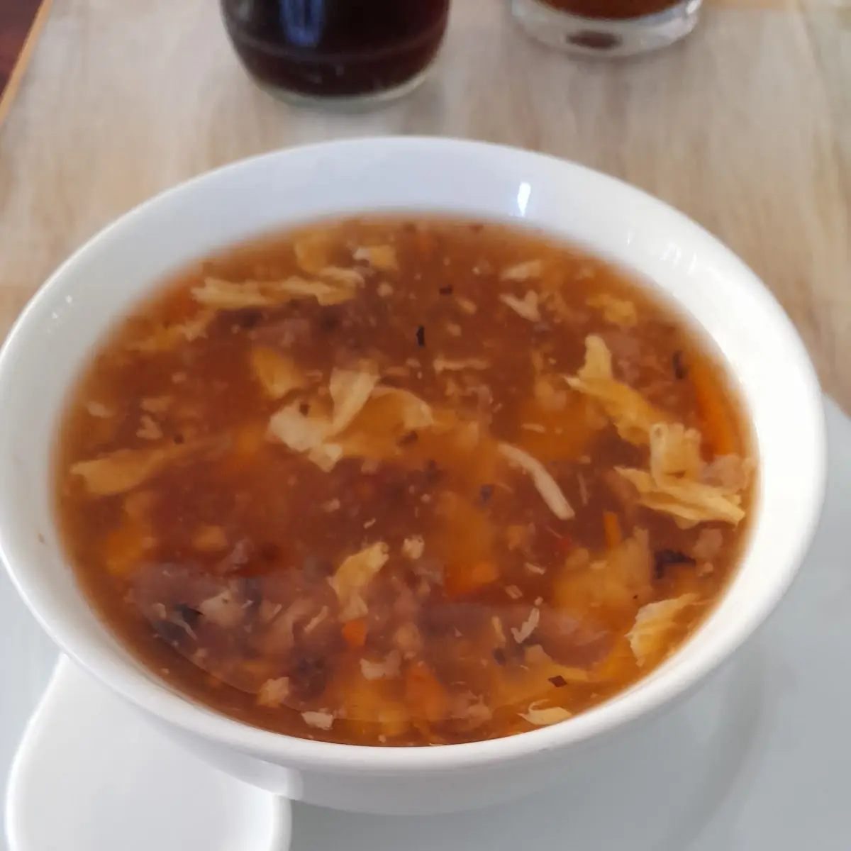 Pikant-säuerliche Suppe
