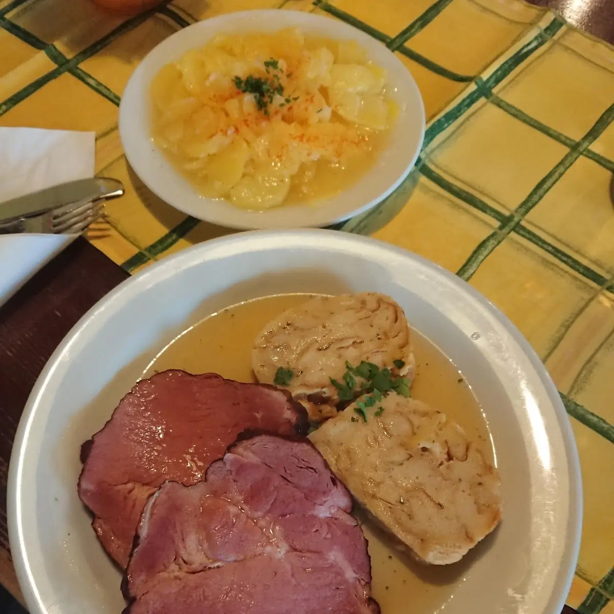Surbraten Mit Knödel