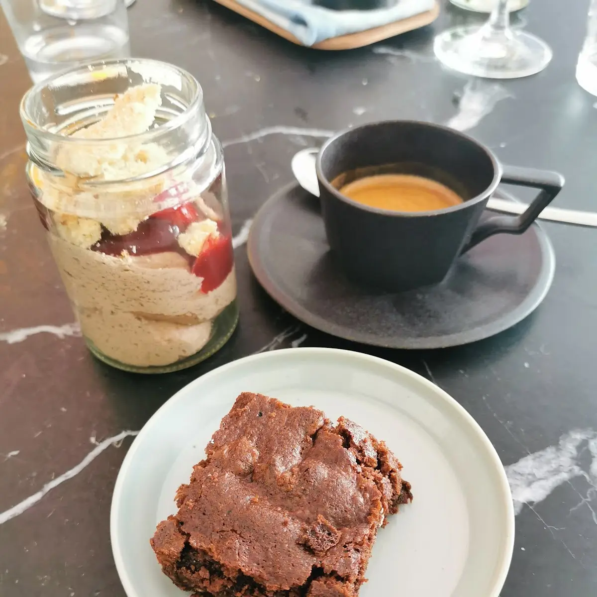 Veganes Schokoladenmousse Brownie