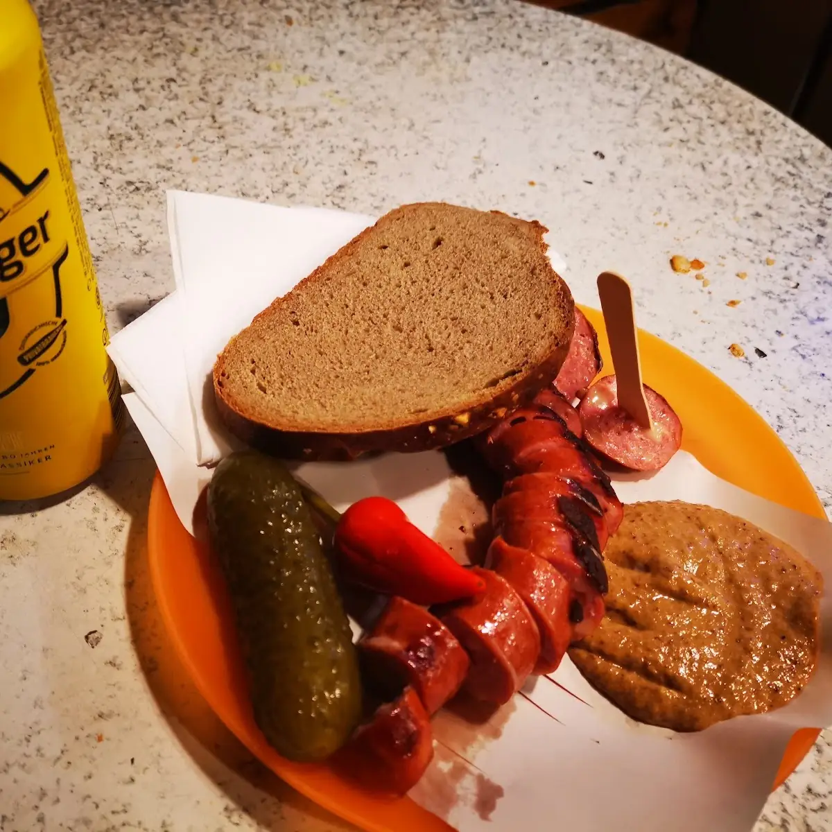 A Eitrige Mit An G'schissenen An Buggl An Krokodü Und An 16er Blech