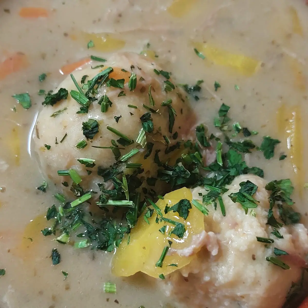 Ganslsuppe Mit Bröselknödel