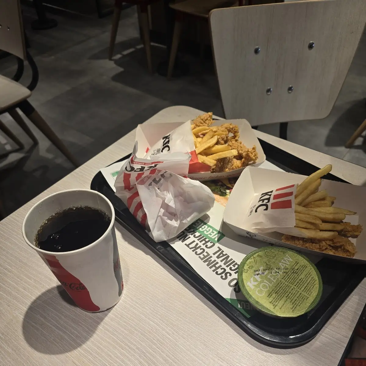Menü Mit Getränk Und Pommes