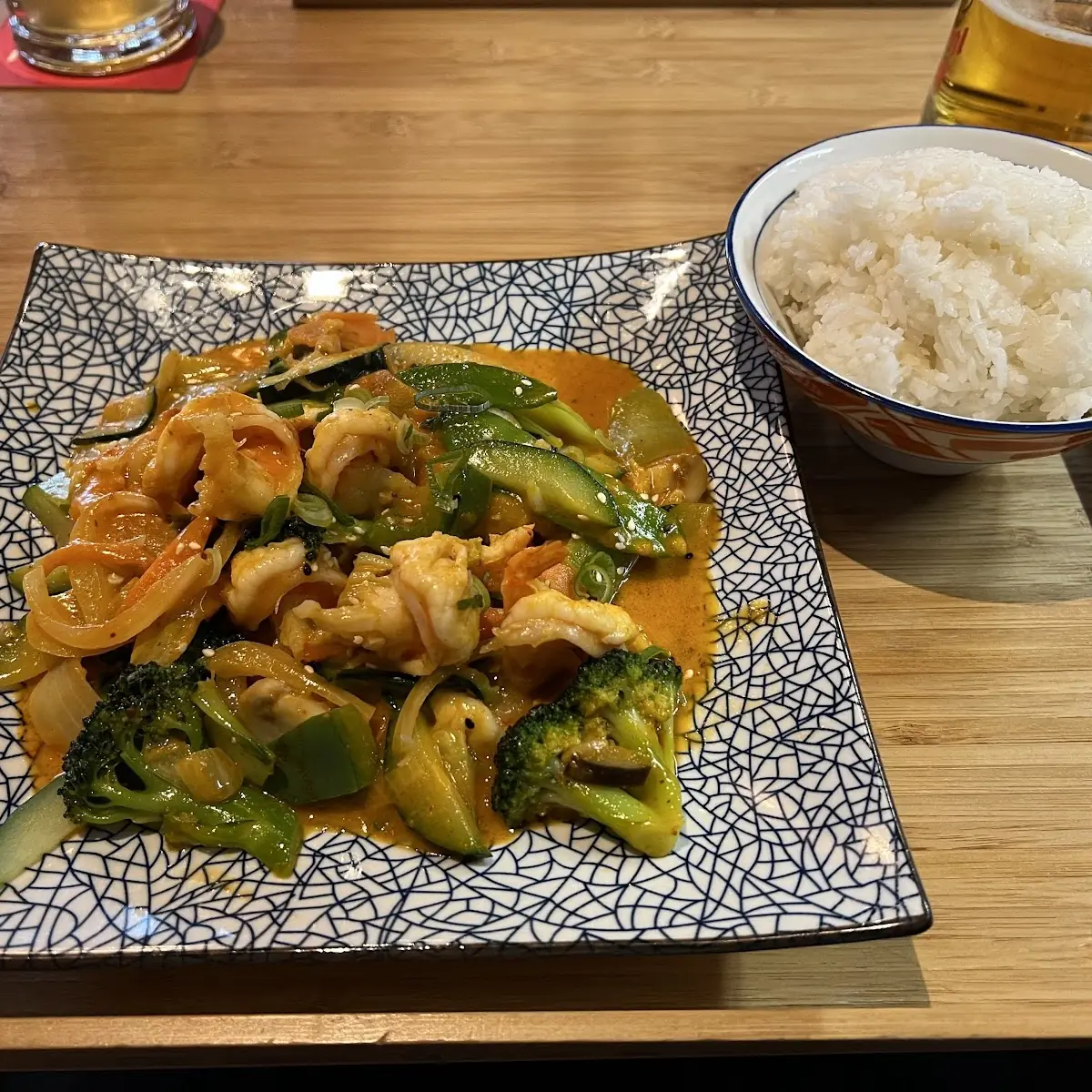 Thai Basilikum Red Curry Mit Garnelen