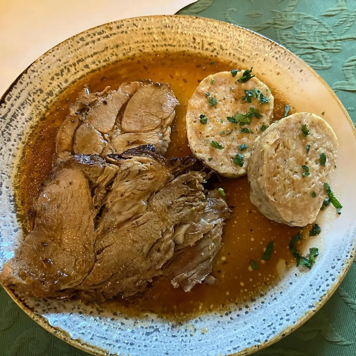 Schweinebraten Mit Semmelknödel