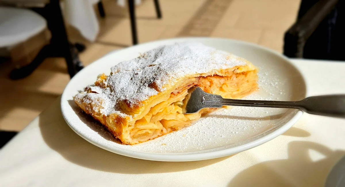 Apfelstrudel
