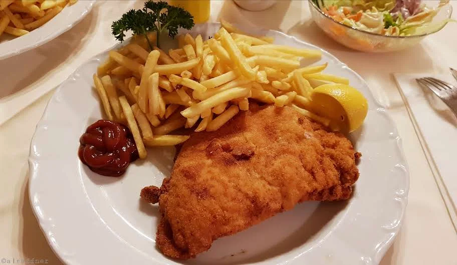 Cordon Bleu Mit Pommes