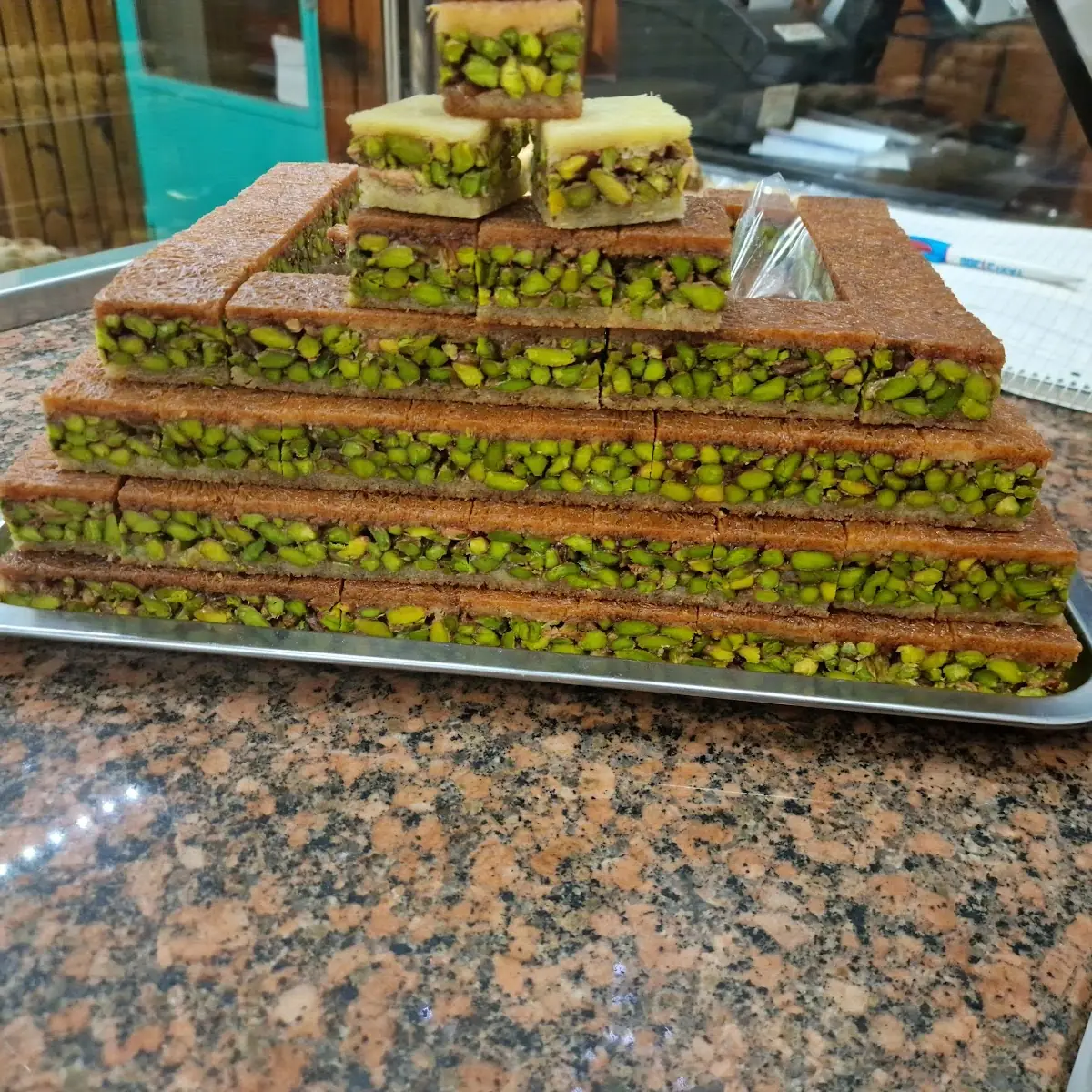 بللورية حمرا و بيضا