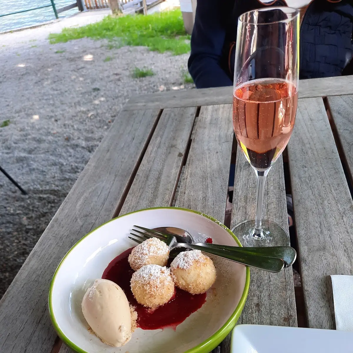 Topfenknödel Mit Eis