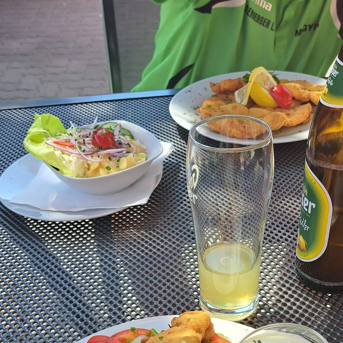 Salatteller Mit Gebackenen Hähnchenbrustfilet