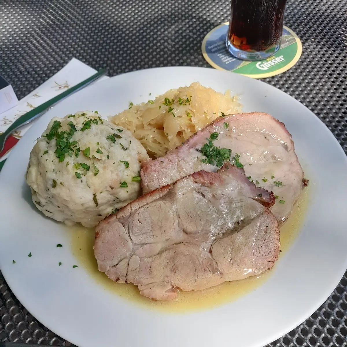 Schweinebraten Kraut Und Semmelknödel