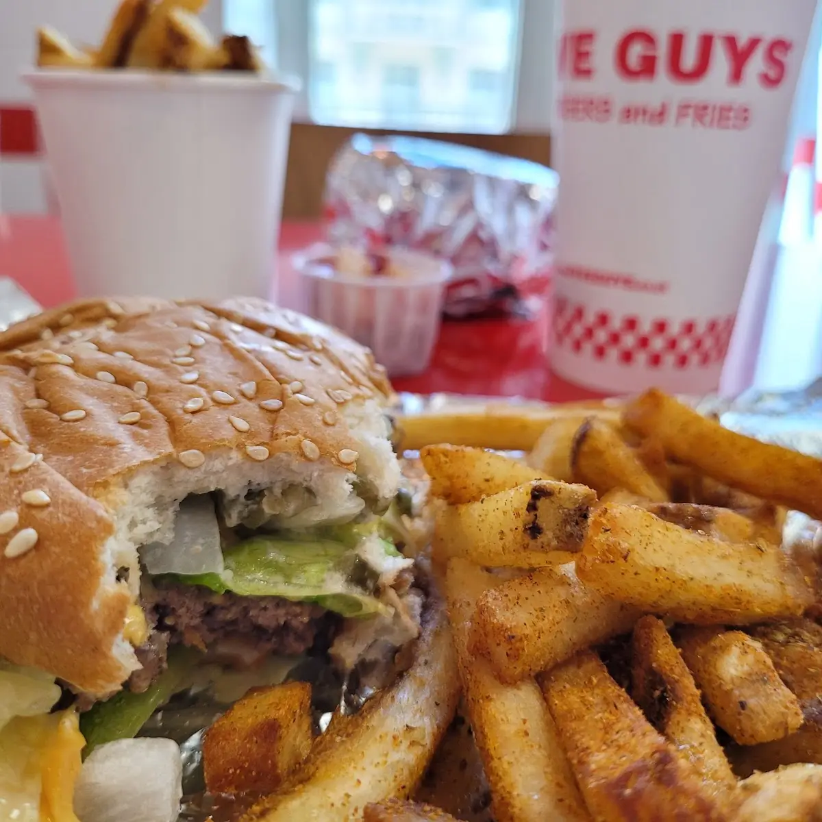 Burger Mit Scharfe Pommes