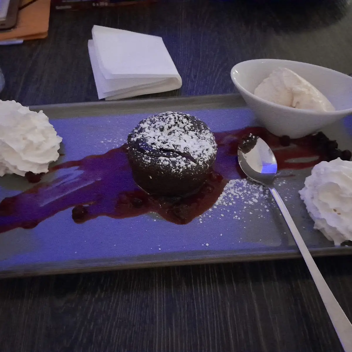 Schokoladen Soufflé Beerenröster